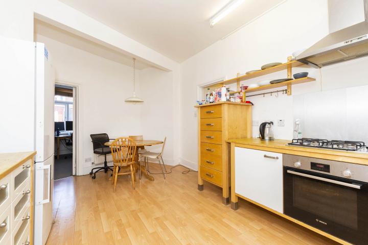 Stunning Apartment Lymington Road, West Hampstead